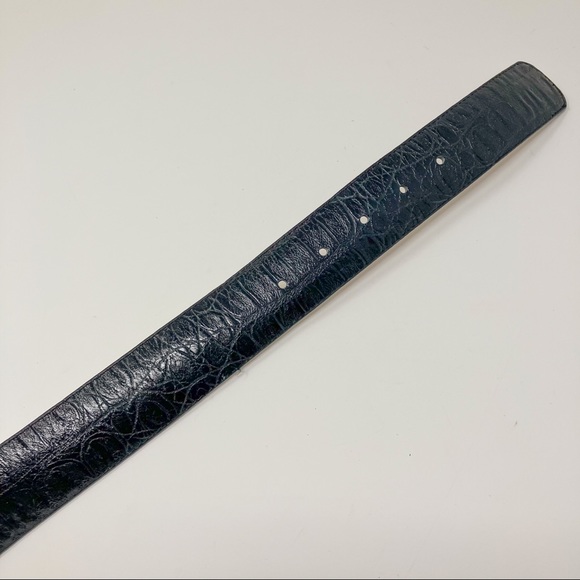 This is a beautiful belt. Only reposting because it doesn’t fit me - Picture 4 of 11